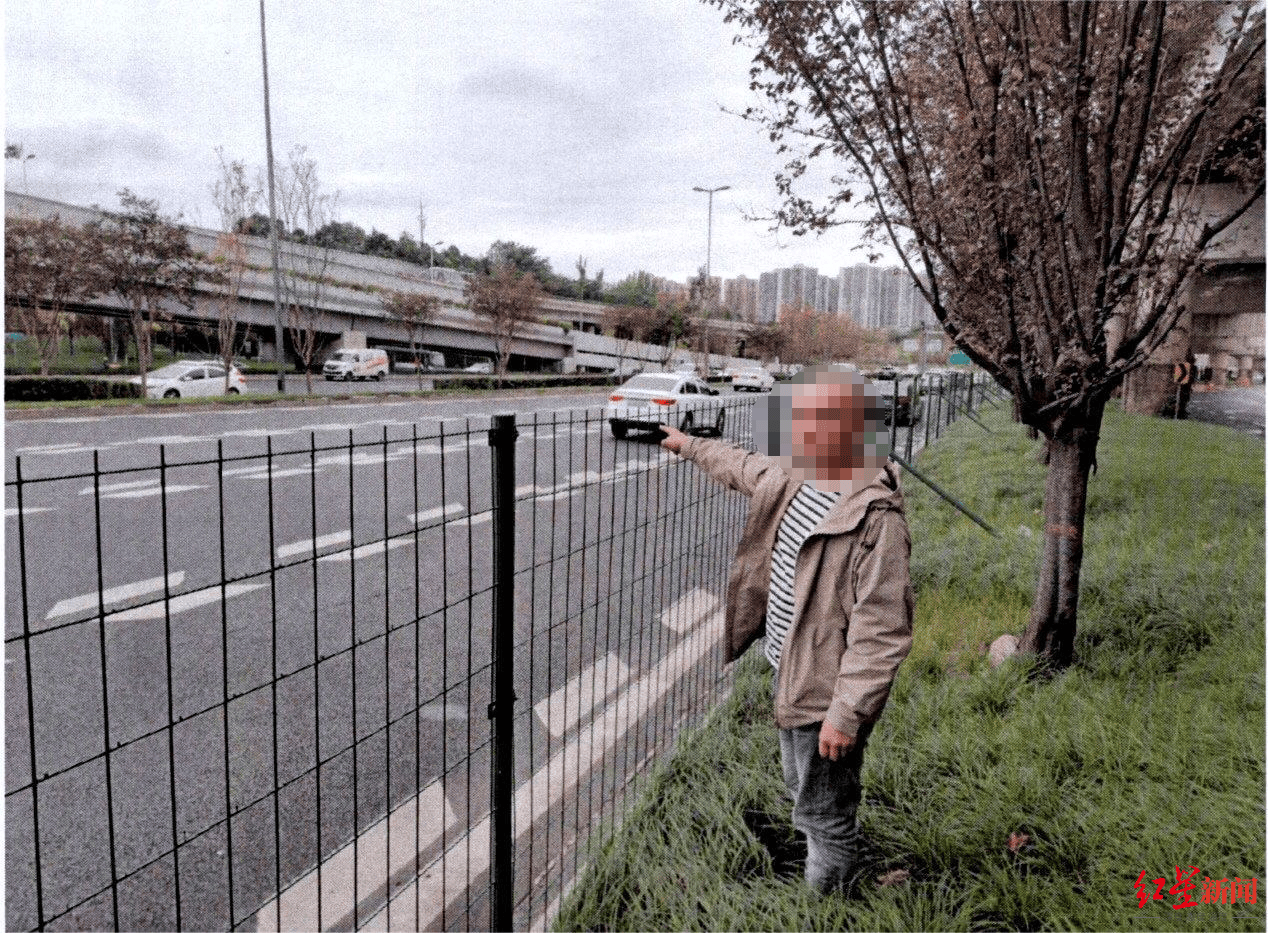 成都三环主路惊现小轿车跨过隔离带掉头<strong></p>
<p>怎么在币安上交易</strong>，原来是司机酒驾走错路……