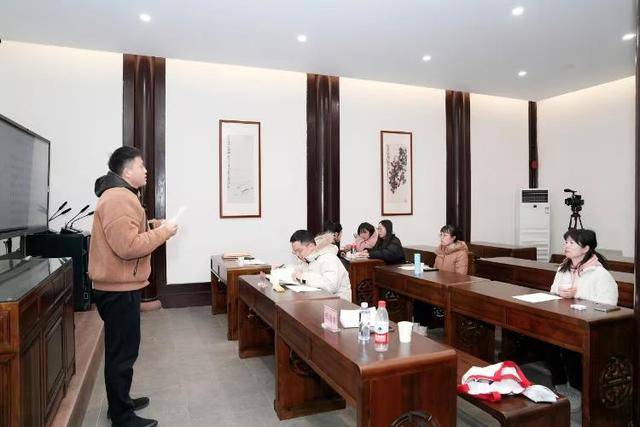 成都女博士二十多分钟背诵83首古诗词<strong></p>
<p>币安使用方法</strong>，获杜甫草堂终身免票：两个月背了超6400字