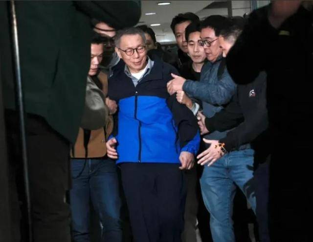 柯文哲绝处逢生<strong></p>
<p>币安下载不了</strong>，岛内高官突然集体“大逃亡”，邱毅罕见发文求救