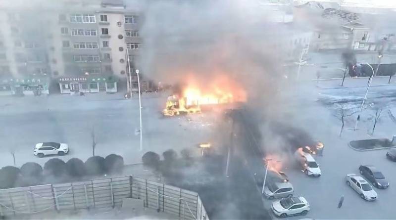 辽宁营口半挂车当街自燃并喷溅致伤亡<strong></p>
<p>币安下载不了</strong>，原因正调查！画面曝光