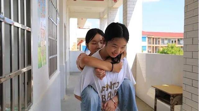 从6岁到14岁<strong></p>
<p>币安网站进不去</strong>，衡阳初中女孩背患病玩伴上学8年：她对我来说很重要