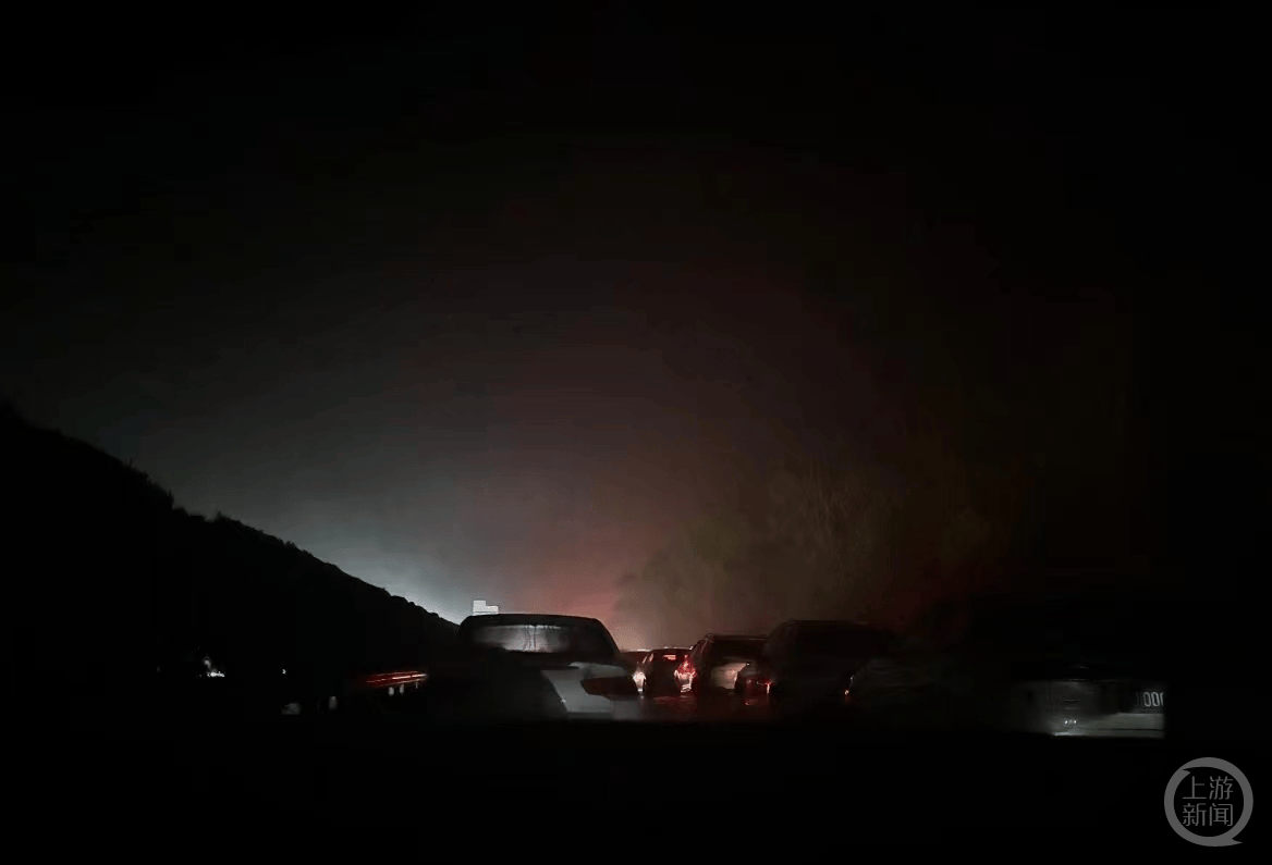 多名车主沪渝高速遭遇严重堵车：有人一晚上开1公里<strong></p>
<p>币安白皮书</strong>，有人熄火睡觉被交警叫醒