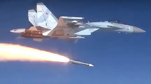世界纪录！俄军130公里外击落乌克兰苏-27<strong></p>
<p>币安提币手续费</strong>，超视距拦射才是未来？