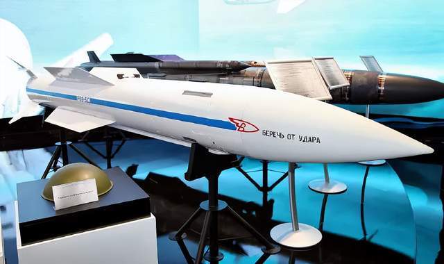 世界纪录！俄军130公里外击落乌克兰苏-27<strong></p>
<p>币安提币手续费</strong>，超视距拦射才是未来？