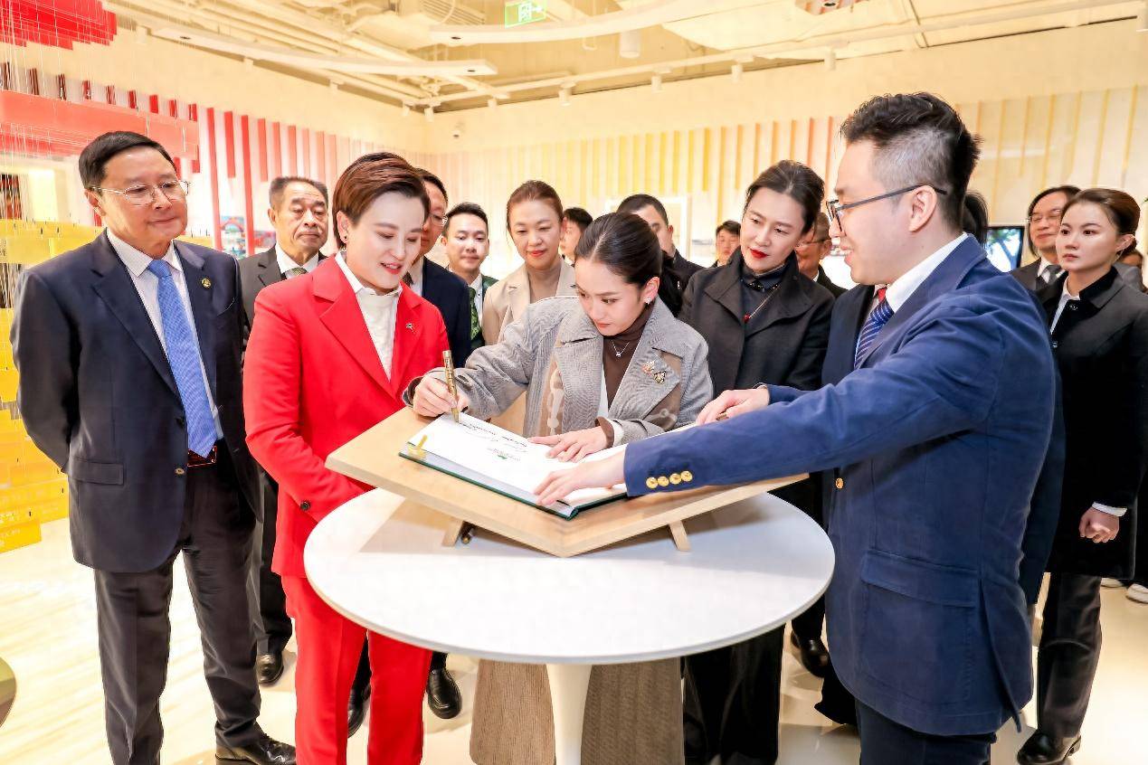 中方收到求助信号！泰国果然留了一手：若中国游客不来<strong></p>
<p>币安公司</strong>，就拥抱日韩