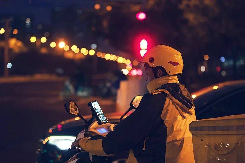 灵活就业人员超两亿<strong></p>
<p>币安app</strong>，社保谁来买单？