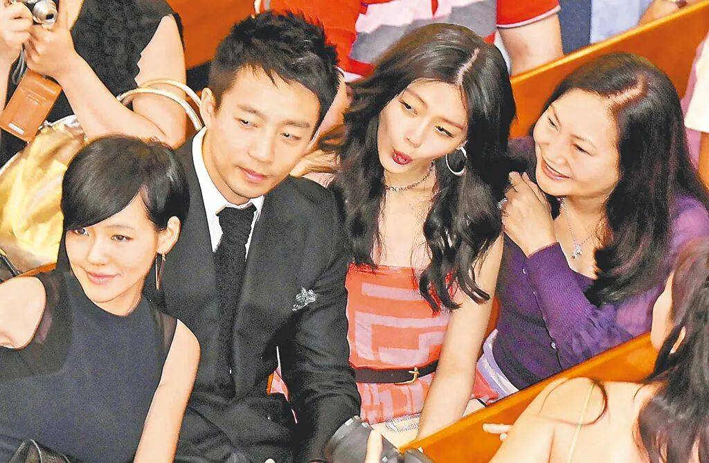 汪小菲为避媒体6天没出门<strong></p>
<p>币安交易手续费</strong>，与S妈打视频官司争遗产