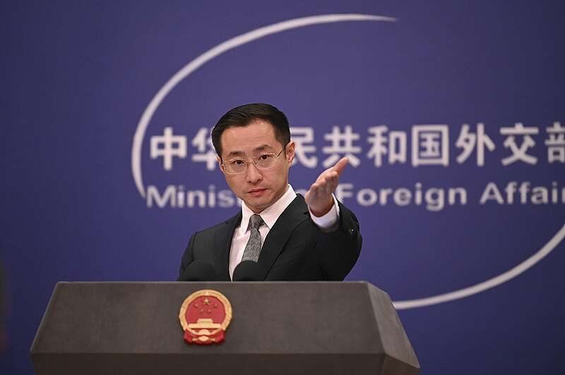 中方谈美国鼓动<strong></p>
<p>币安下载二维码</strong>他国对华加税：吹灭别人的灯并不能让自己更光明