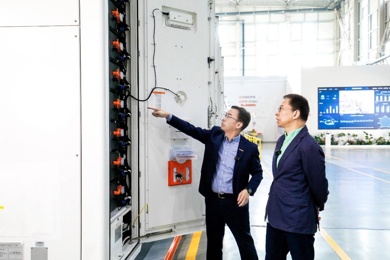解码新能源黑科技<strong></p>
<p>币安下载二维码</strong>！《张朝阳的物理课》走进阳光电源