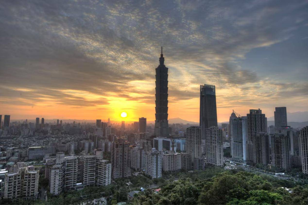 200美军抵台<strong></p>
<p>币安网页版</strong>，大批武器将运到台湾，解放军却按兵不动？专家给了回应