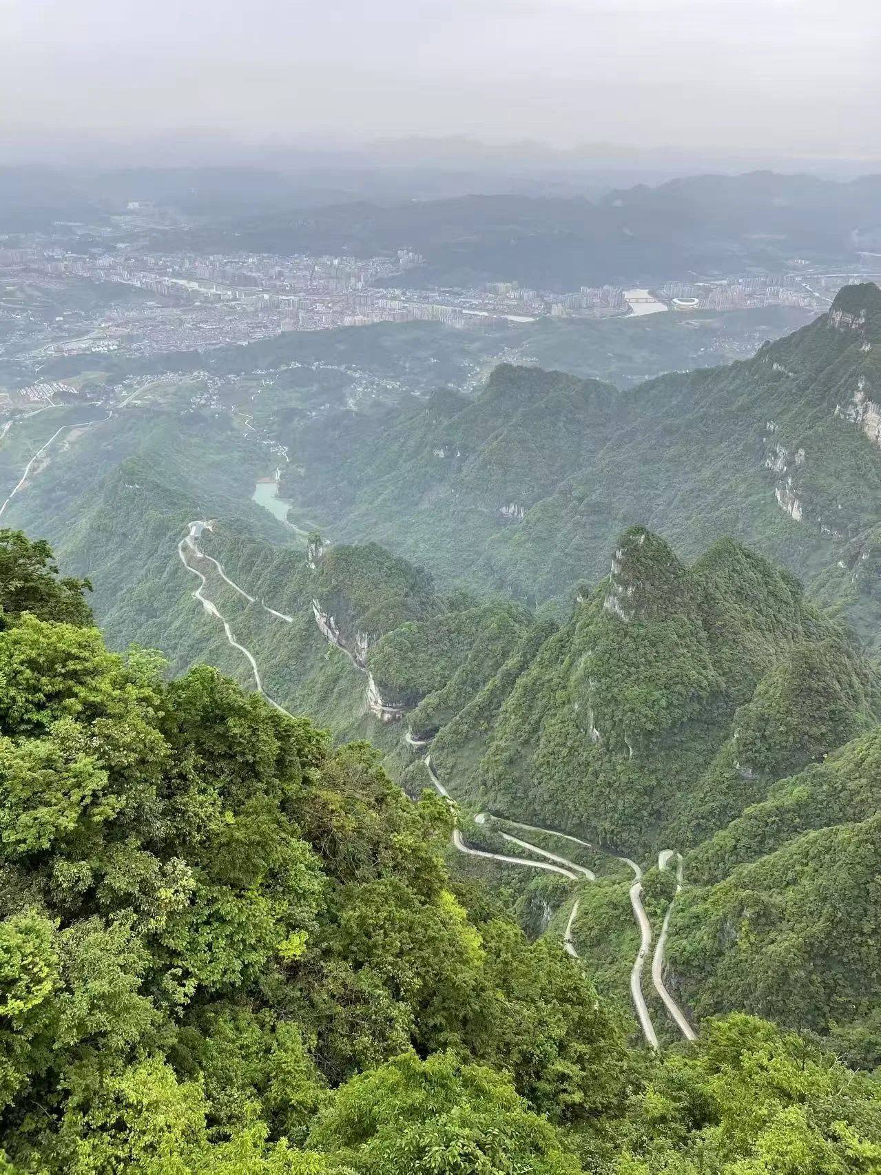 湖南“最惨”状元：17岁上清华<strong></p>
<p>binance币安app</strong>，毕业回乡做保安，月薪只有5000