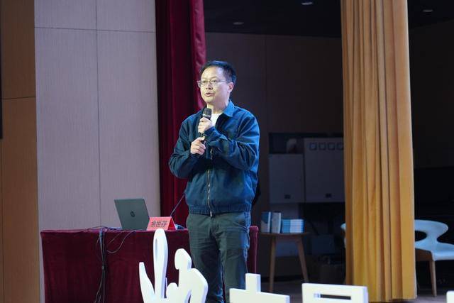学者余世存：若有人投喂虚假信息<strong></p>
<p>怎么登陆币安</strong>，AI可能会制造信息茧房