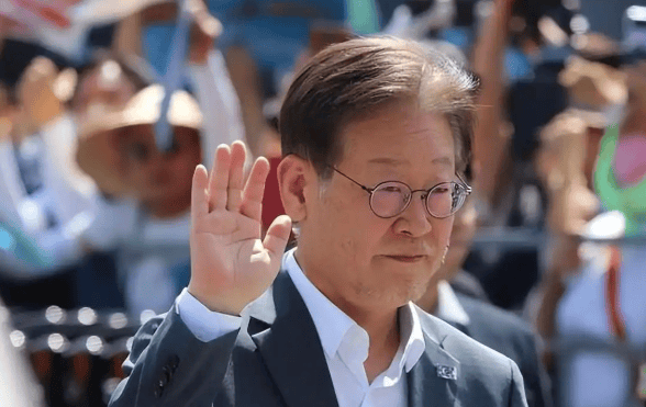 重磅！“总统下台”响彻全球！中国使馆遭冲击<strong></p>
<p>币安交易</strong>，李在明自身难保