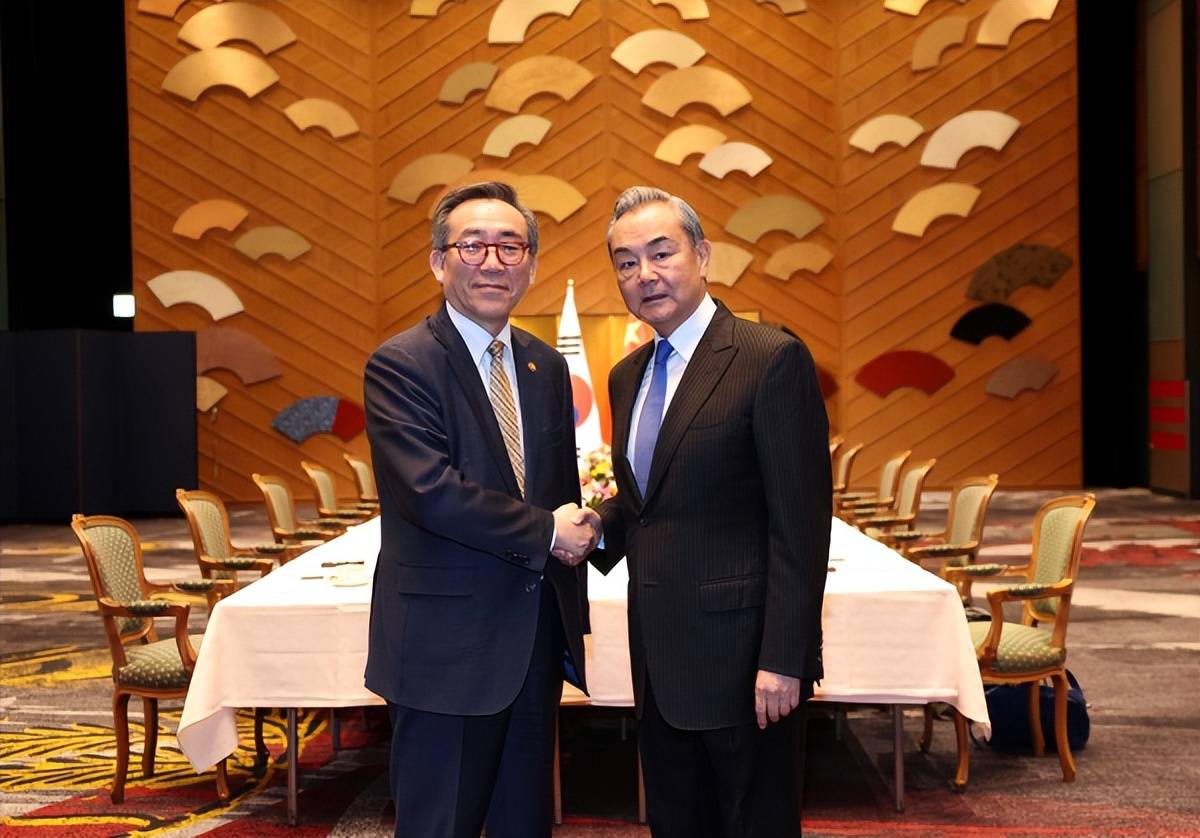 王毅当着石破茂的面谈抗战<strong></p>
<p>币安交易</strong>，苦口婆心谈历史与未来的关系