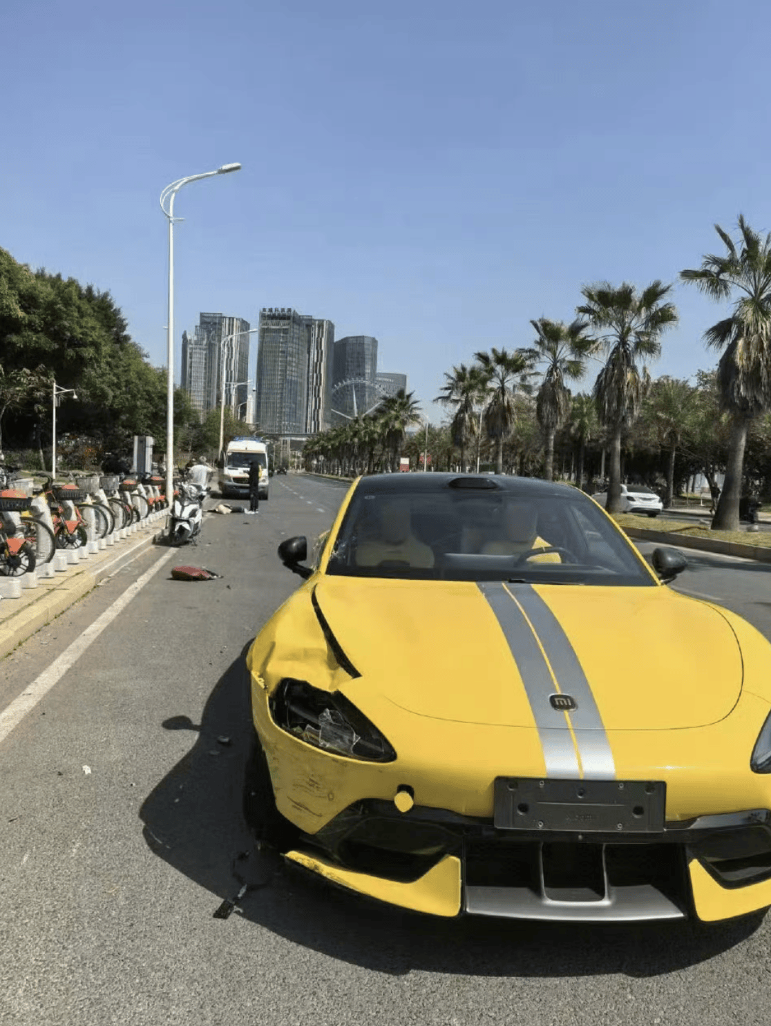 小米SU7 Ultra狂飙140km/h撞飞电动车引热议<strong></p>
<p>币安异常交易</strong>，如何避免类似悲剧重演？｜热财经