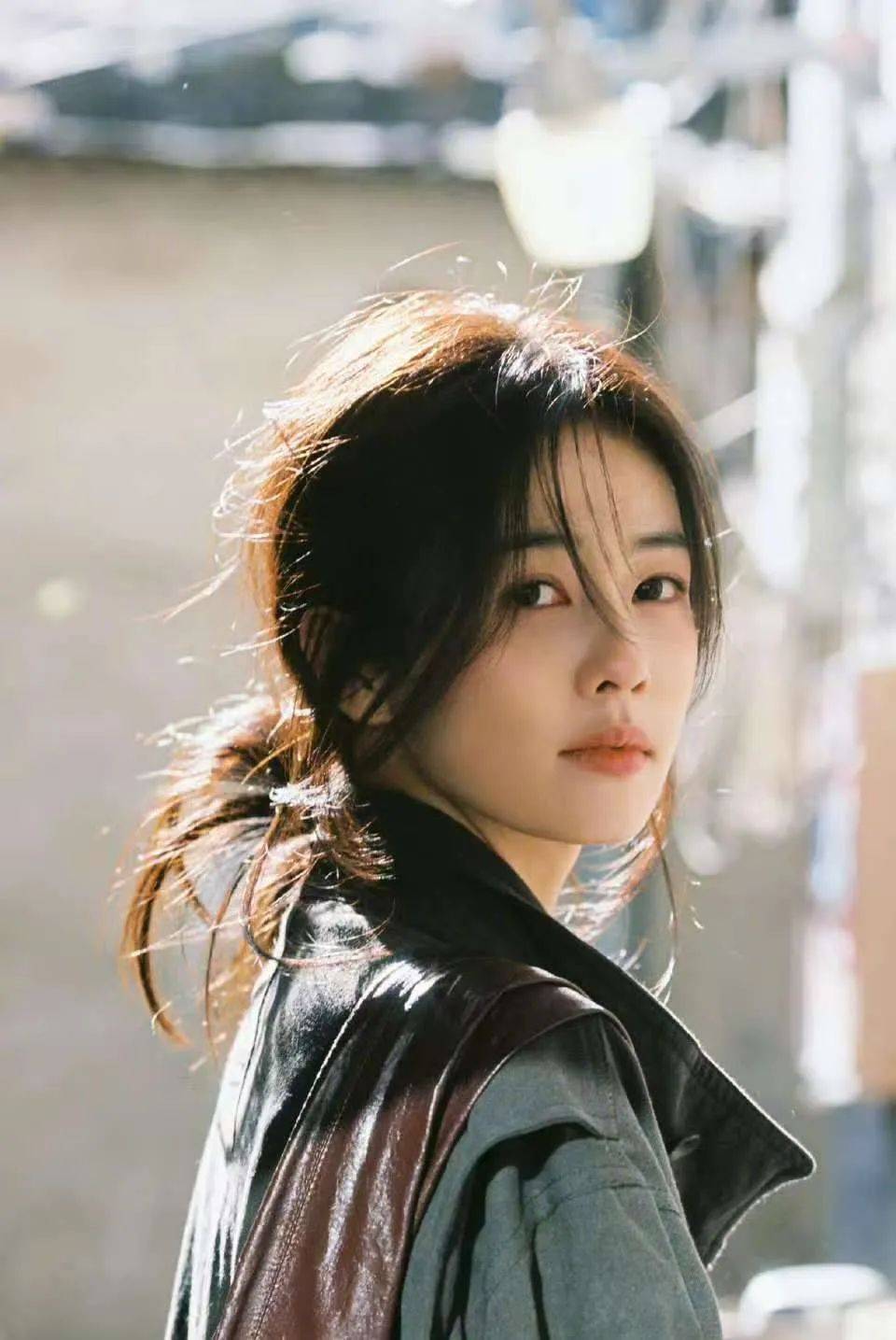 “连小学生都不会犯错的！”知名女星白鹿发文被吐槽<strong></p>
<p>bnb价格</strong>，老板于正回应