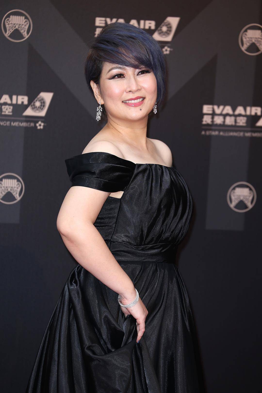 女歌手自曝曾被母亲要求“生吞鸡蛋”<strong></p>
<p>bnb价格</strong>，不吃就挨打