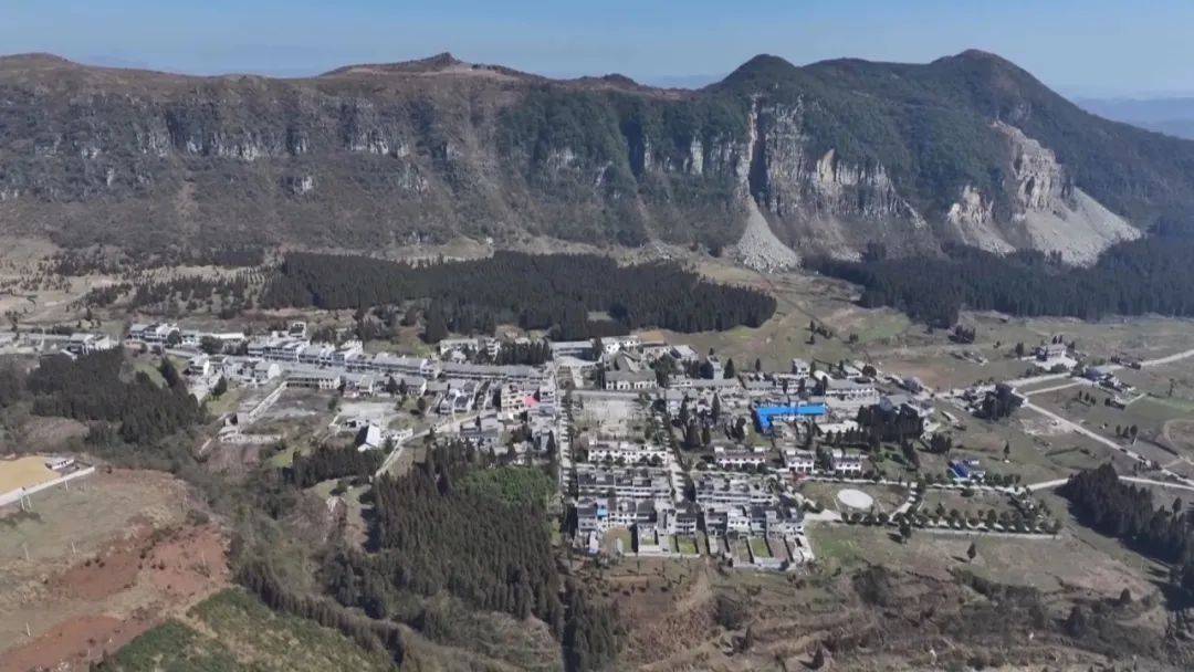 大山惊现6条裂缝<strong></p>
<p>nba</strong>，附近100多户居民害怕垮塌晚上不敢睡觉！和煤矿开采有关！当地回应……