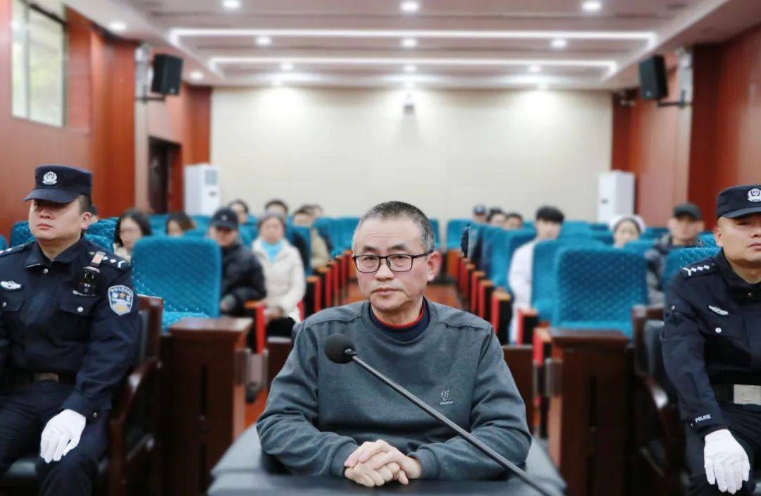 骗取医保基金超千万<strong></p>
<p>bnb发行</strong>，贵州黔西南州委原常委张玉龙受审