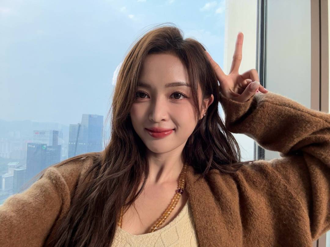 热搜第一！知名女星吴宣仪“浪姐6”台上突然晕倒<strong></p>
<p>bnb价格</strong>，官方回应