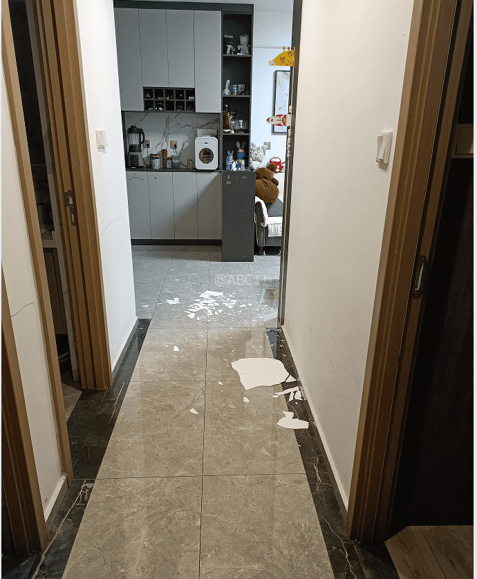 “深更半夜<strong></p>
<p>bnb最新价格</strong>，又掉一大块下来”！广东一小区业主怒了