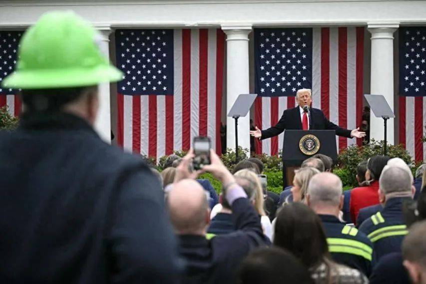 “关税大棒”落下<strong></p>
<p>币安最新网站</strong>，各国已经站队，中国外长有言在先，必须反制