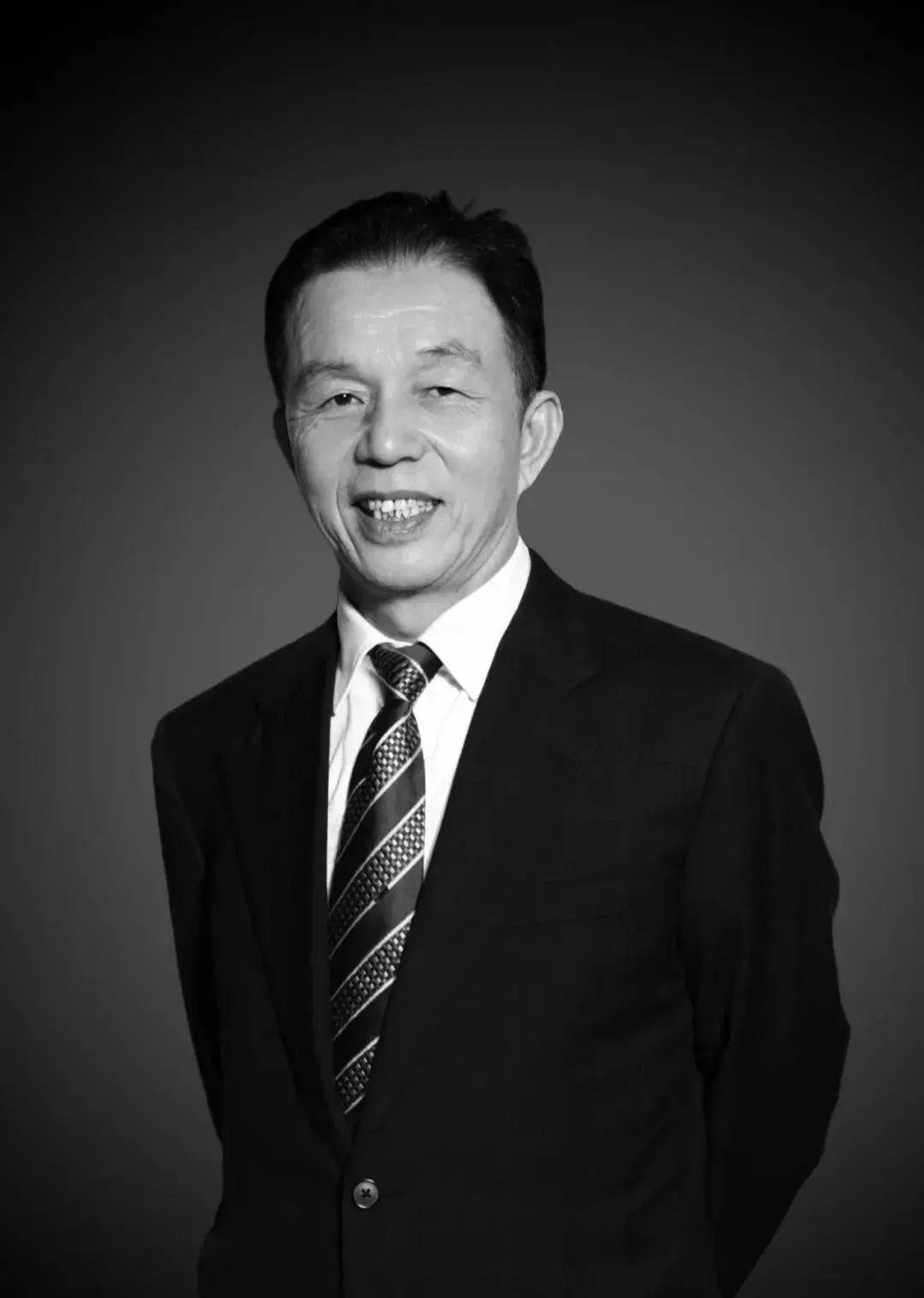 著名企业官网变黑白<strong></p>
<p>天干</strong>！凌晨讣告：创始人病逝