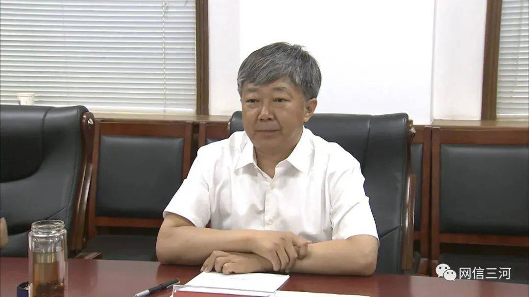 三河市委主要负责人因牌匾颜色事件被免职<strong></p>
<p>天干</strong>，仅5个月前，市委副书记、市长伦绍金任上落马