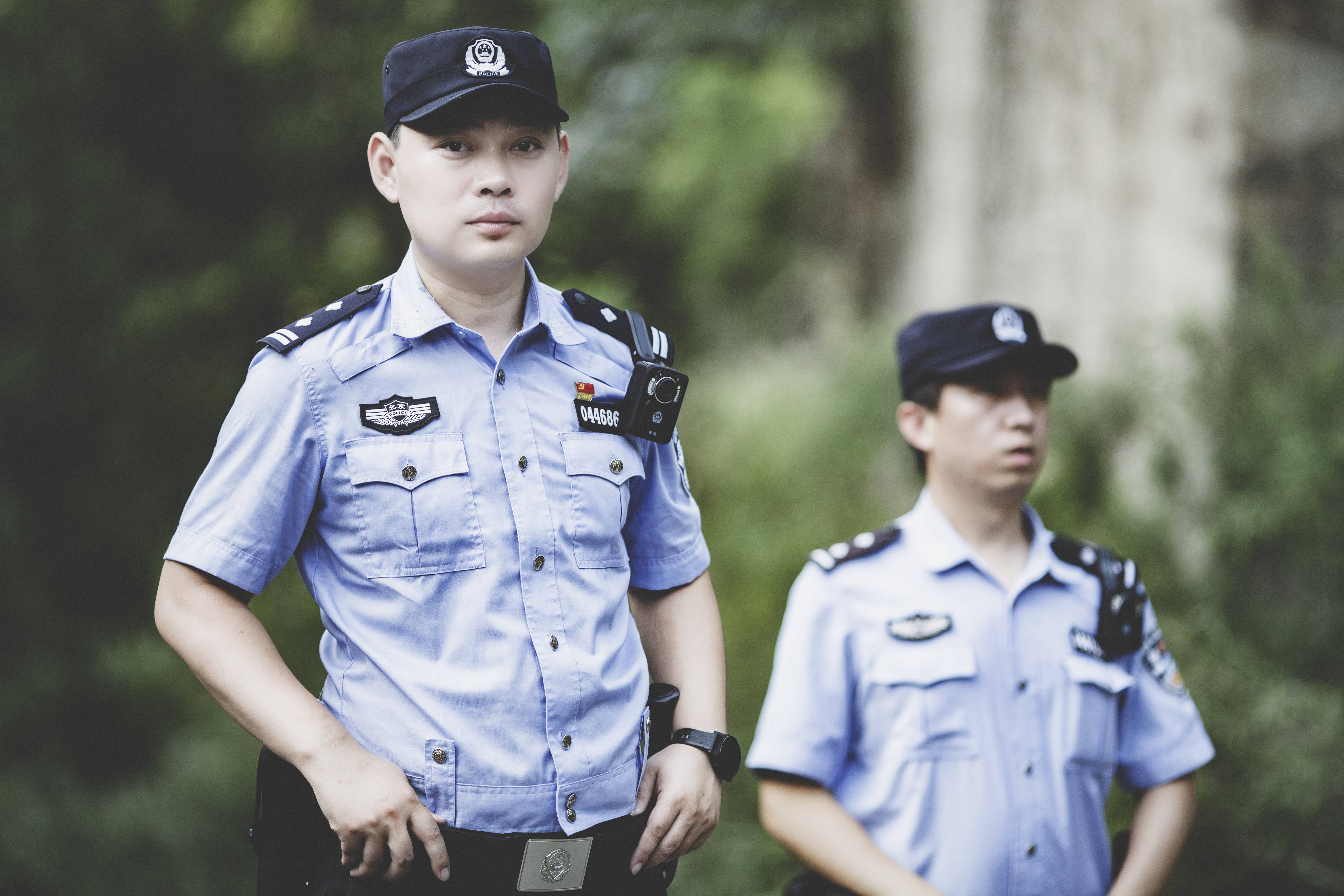 森林警察韩孟祺：乔装成驴友潜伏密林中<strong></p>
<p>天猫</strong>，抓获“粘鸟”嫌疑人