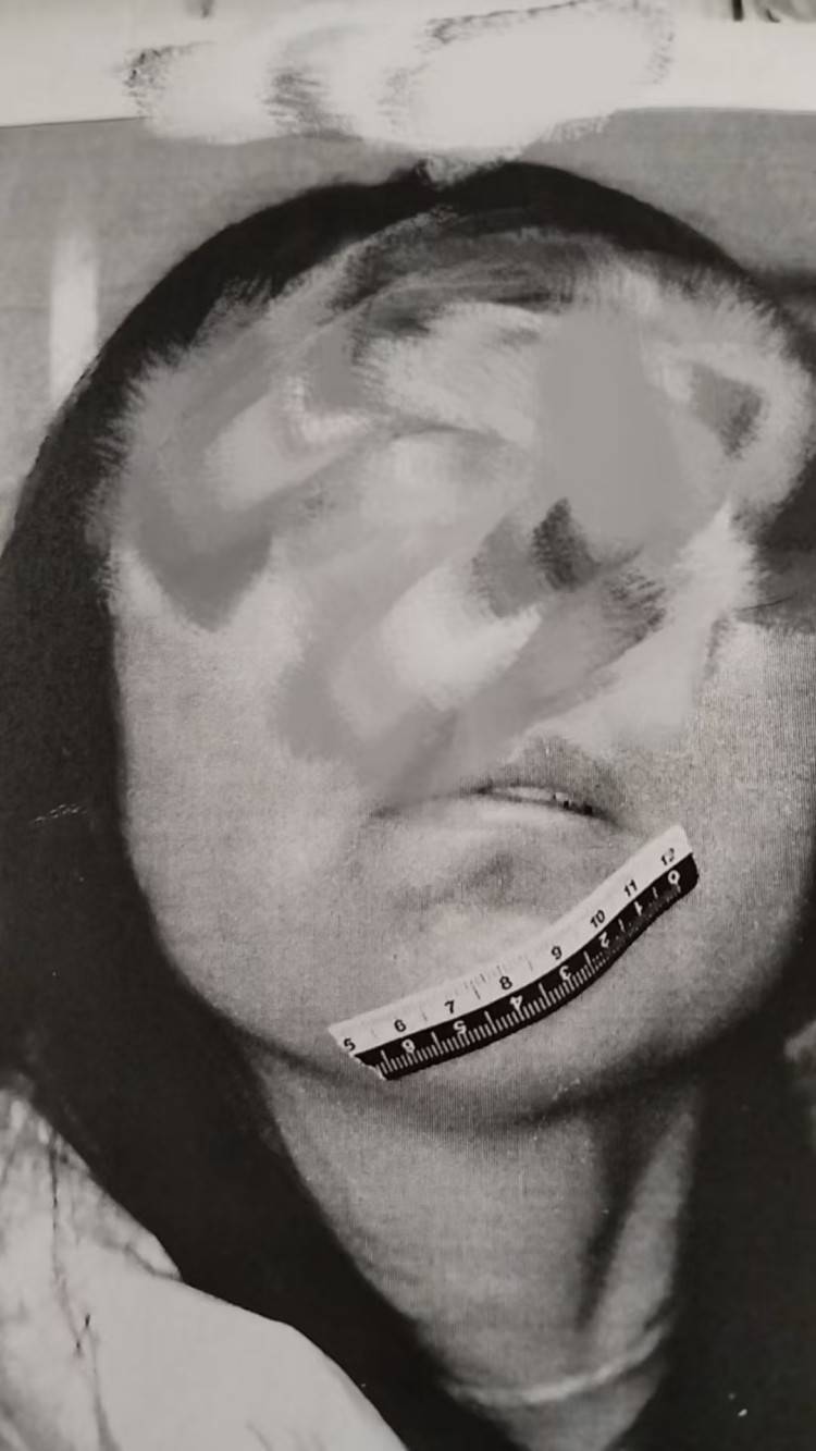 男粉丝咬伤女主播后写条子：赔“十万元”还是赔“十5元”<strong></p>
<p>天猫</strong>？