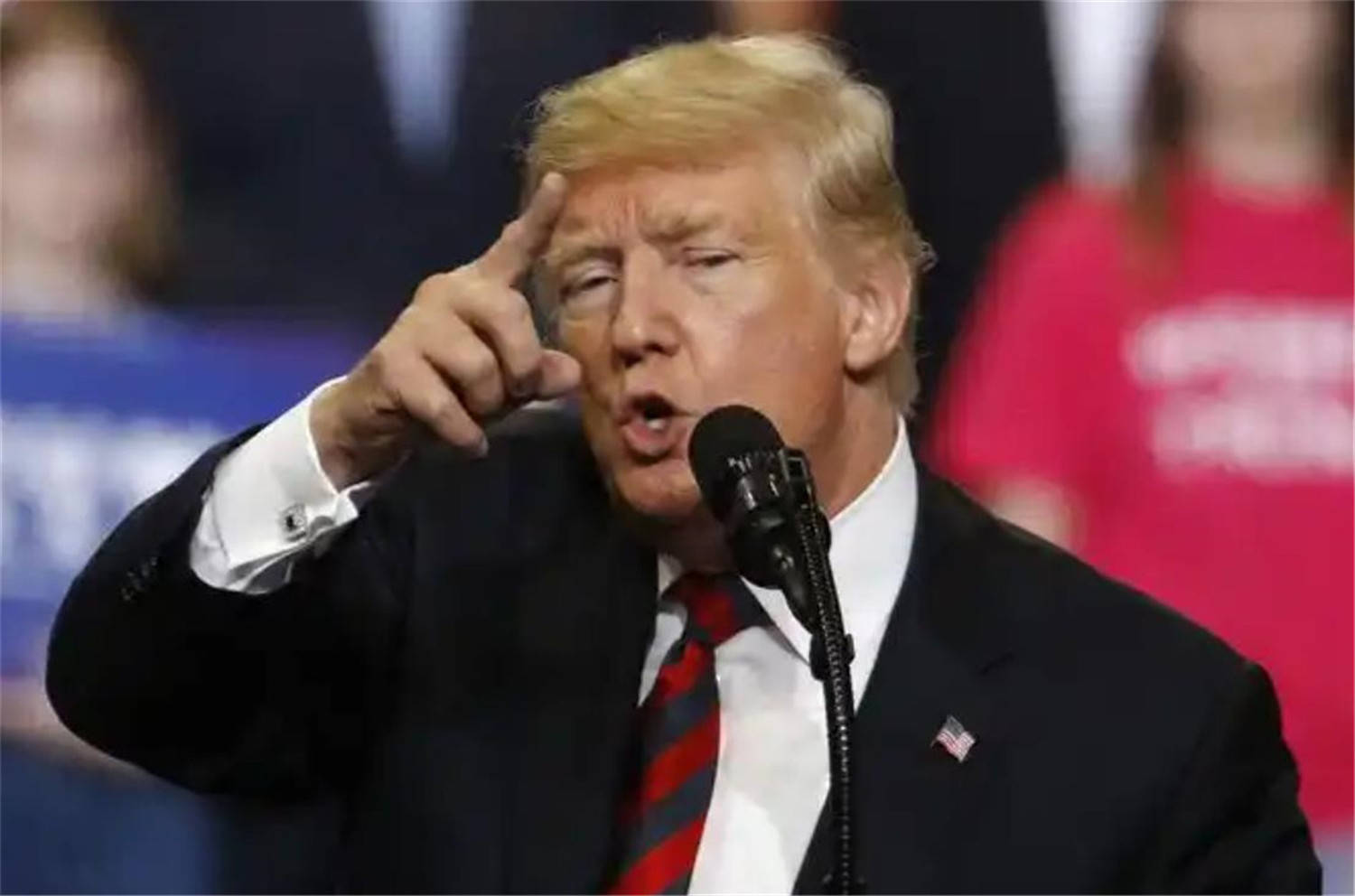 中方偏不上谈判桌<strong></p>
<p>淘宝</strong>，特朗普被逼急，对华态度大变，一点办法都没有