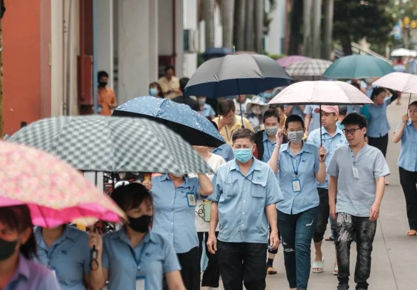 越南工厂恐慌加剧<strong></p>
<p>京东</strong>，“客户已开始撤单，再等90天有何用？”