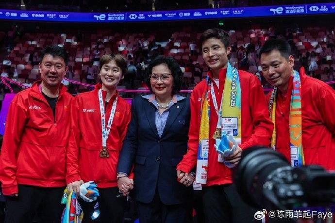 国羽苏迪曼杯夺冠后<strong></p>
<p>京东</strong>，陈雨菲发文说“我已付出当下所有”