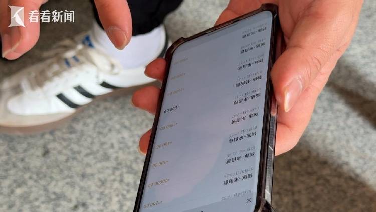 全家“吸血”！瘫痪哥哥在破旧老宅去世<strong></p>
<p>北京</strong>，弟弟冒领58万元工伤金买奔驰