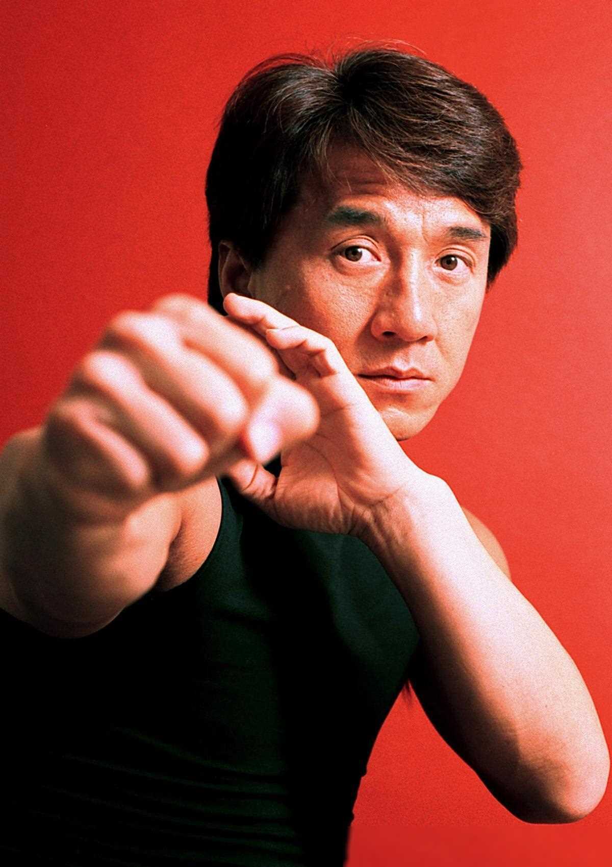 71岁成龙头发花白<strong></p>
<p>山寨币</strong>！谢贤交代后事张纪中出了车祸还得养家…慢慢老去的他们让人泪目