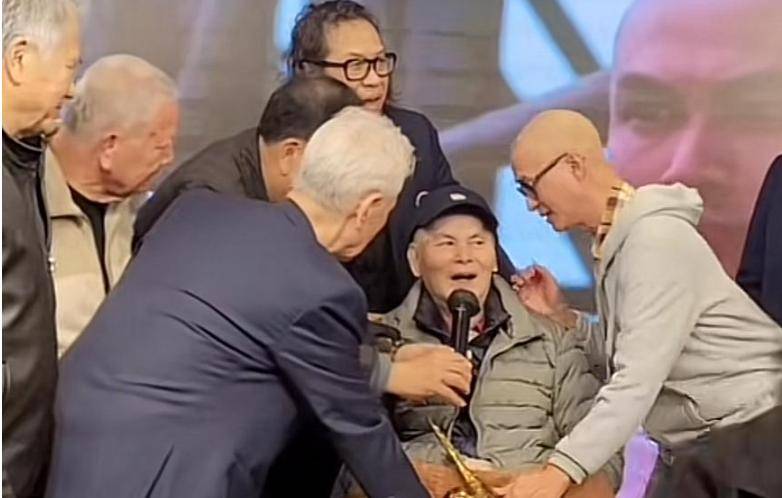 71岁成龙头发花白<strong></p>
<p>山寨币</strong>！谢贤交代后事张纪中出了车祸还得养家…慢慢老去的他们让人泪目