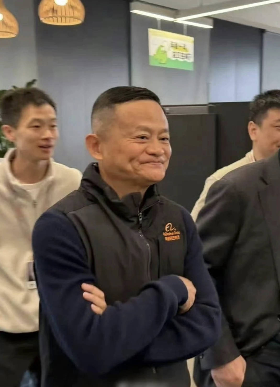 刘强东穿39元T恤逛街<strong></p>
<p>山寨币</strong>，章泽天穿200块防晒衫，新贵们可没那么“老钱”！