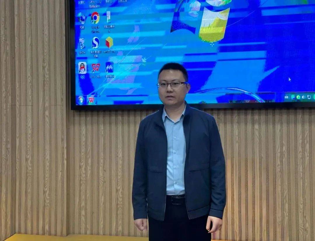中央指导组进驻当天<strong></p>
<p>usd</strong>，两名干部顶风作案