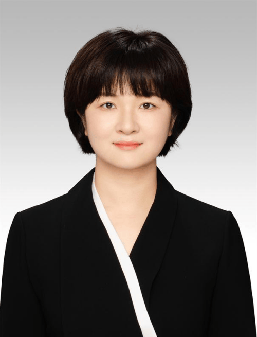不到1年再公示<strong></p>
<p>icu</strong>，生于1987年的李金玲，拟提名为县长候选人