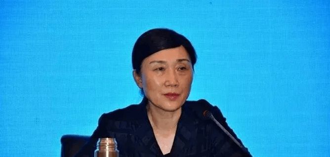正部级李微微被公诉<strong></p>
<p>ada</strong>！曾被批大搞“全家腐”