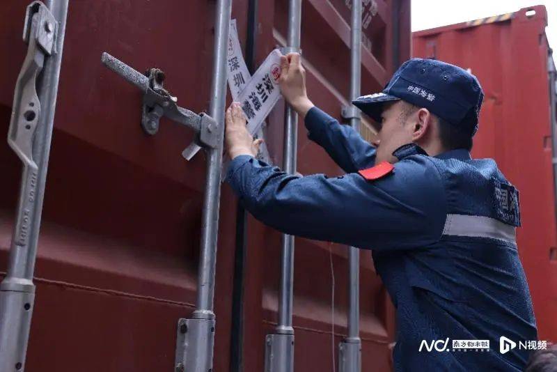 焚烧牛肚、猪肚等<strong></p>
<p>ada</strong>，约1200吨！深圳海警局集中处置