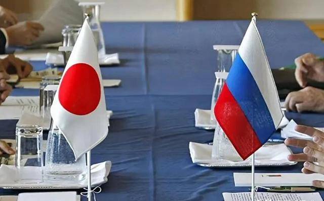 日本不宣而战<strong></p>
<p>bnb</strong>，连开66枪，只为阻止中俄登岛？美国暗中布局亚太