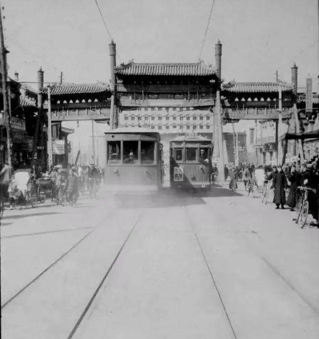 “90后”北京小伙<strong></p>
<p>bnb</strong>，6年时间从故纸堆找回北京有轨电车