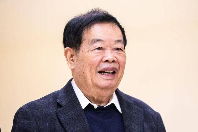 曹德旺:福耀科大8亿预算招50个学生<strong></p>
<p>pi</strong>，面向河南等5省招生