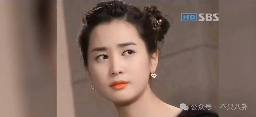 自曝与丈夫经常吵架？但怎么感觉她是在变相秀恩爱呢<strong></p>
<p>cbc</strong>！