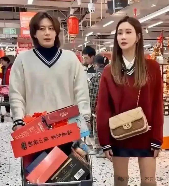 自曝与丈夫经常吵架？但怎么感觉她是在变相秀恩爱呢<strong></p>
<p>cbc</strong>！
