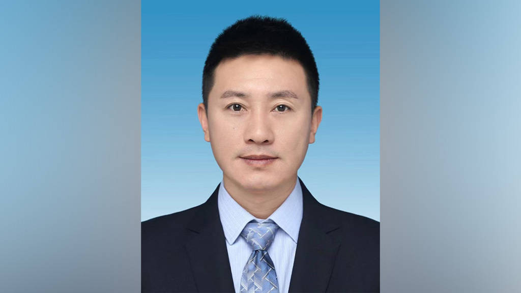 跨省份调任内蒙古国资委主任8个月后<strong></p>
<p>sui</strong>，陈波拟任自治区直属部门正职