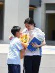 突然！一大批“靓仔”“靓女”涌入深圳街头！有人疯狂应援<strong></p>
<p>sui</strong>，有人边笑边哭
