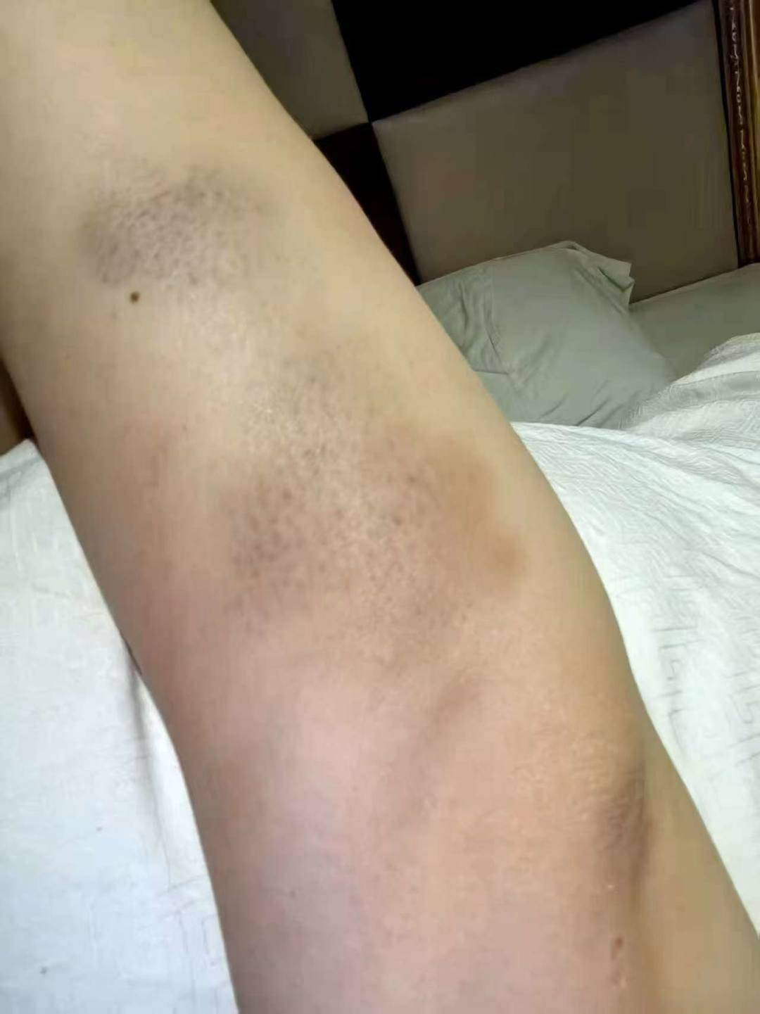 毒杀儿女的父亲：夫妻婚后经济压力较大<strong></p>
<p>vs</strong>，案发前曾达成离婚协议｜封面深镜