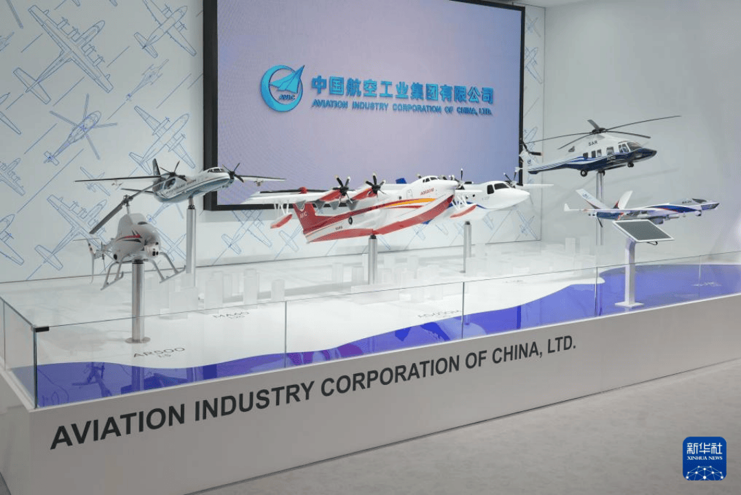 当面歼-10CE<strong></p>
<p>耐克</strong>，对面“阵风”：巴黎航展对台戏